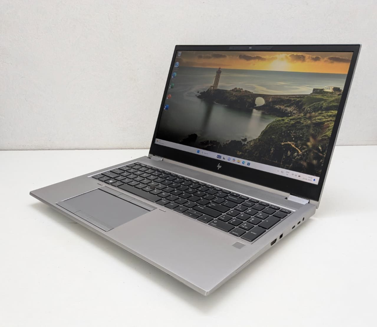HP ZBOOK FURY